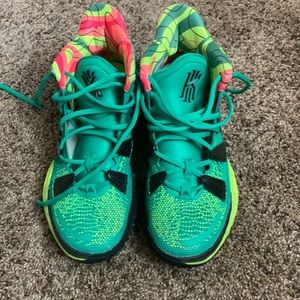 Kyrie sevens born only for basketball season